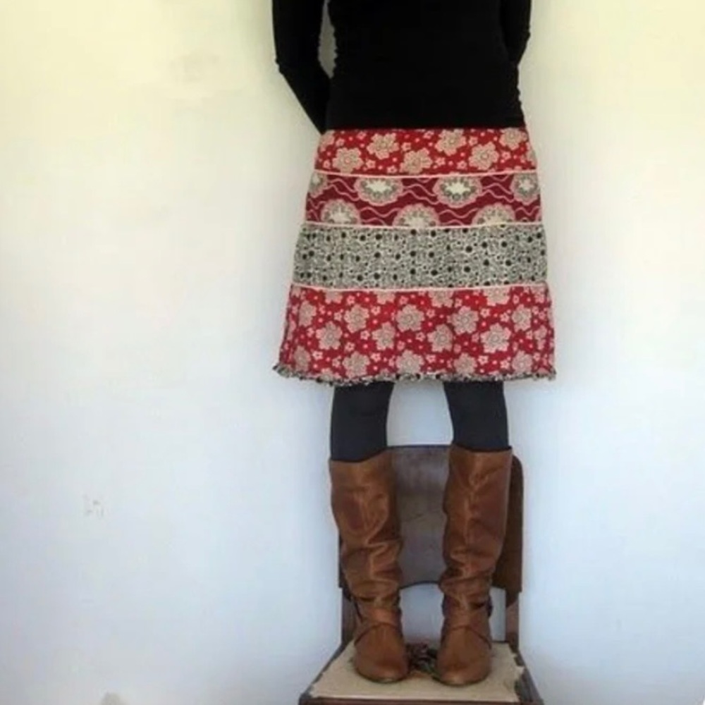 Vintage style, cotton blend, floral skirt.